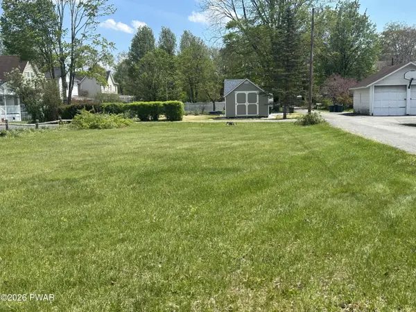 Peach ALY, Milford, PA 18337