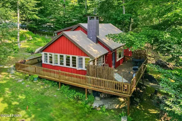 112 Beechwood Cove RD, Greentown, PA 18426