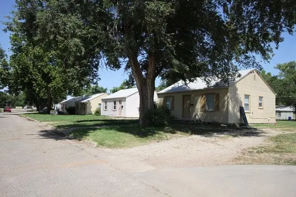 312-324 W Home ST, Junction City, KS 66441