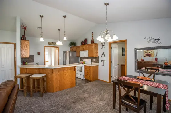 408 Brookhaven DR, Manhattan, KS 66502