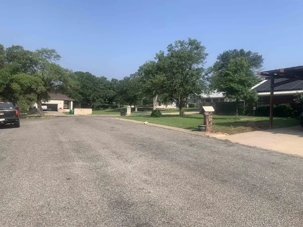 LLANO OAKS SUBD LLANO OAKS SUBD LT  9, Llano, TX 78643
