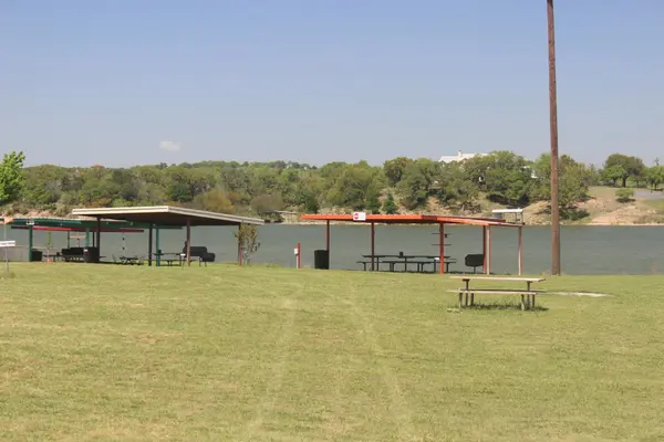 113 Elizabeth DR, Spicewood, TX 78669-0000