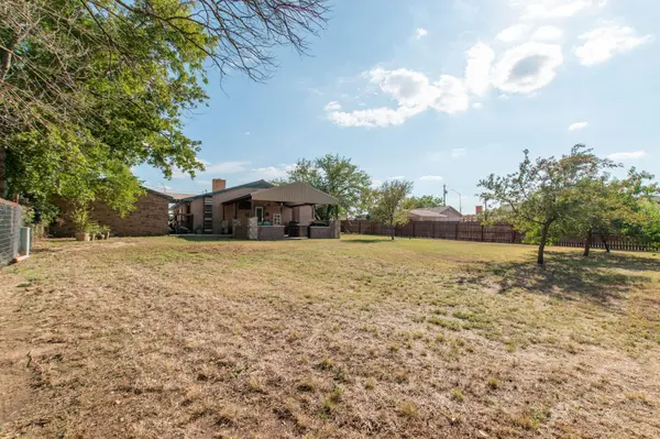 1707 E 4th Street, Lampasas, TX 76550