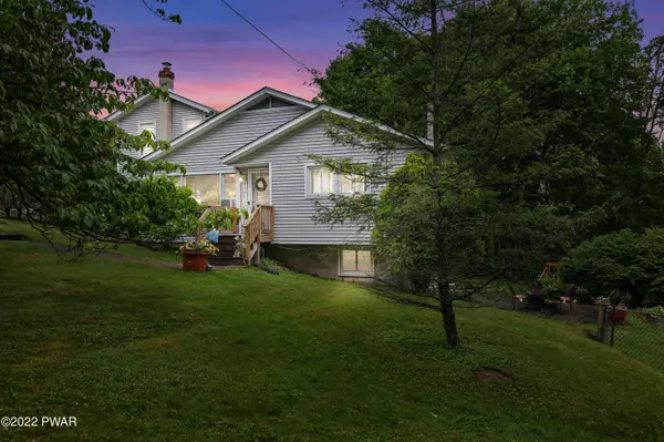 205 PA-590, Greeley, PA 18425