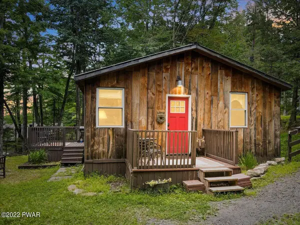 108 Dogwood DR, Greentown, PA 18426