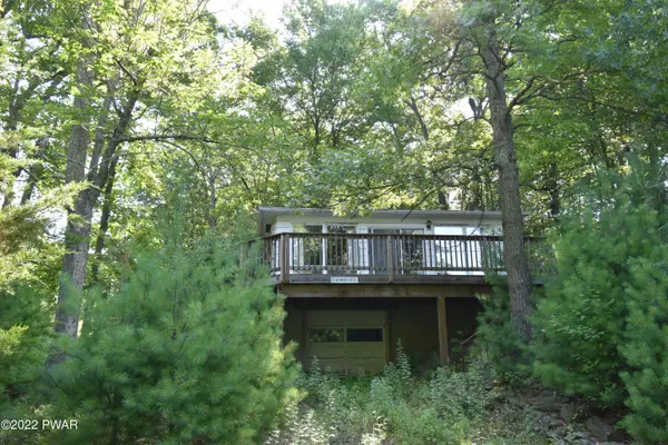 184 Aspen RD, Dingmans Ferry, PA 18328