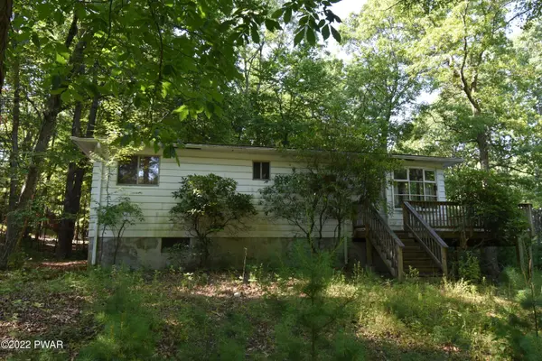 184 Aspen RD, Dingmans Ferry, PA 18328