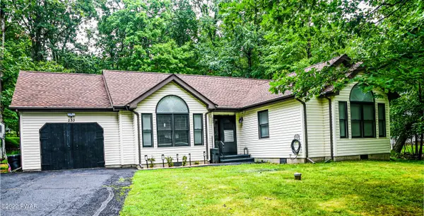 233 Bromley RD, Henryville, PA 18332