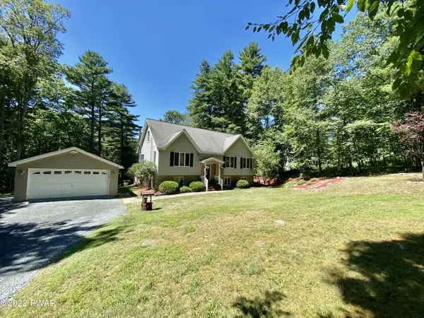 197 Chokeberry DR, Milford, PA 18337