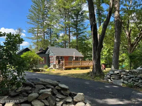 236 Silver Lake RD, Dingmans Ferry, PA 18328