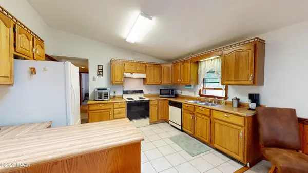 147 E Maheli DR, Dingmans Ferry, PA 18328