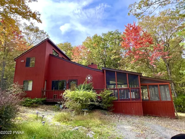 146 Whispering Pine RD, Dingmans Ferry, PA 18328