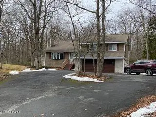 205 Seneca DR, Milford, PA 18337