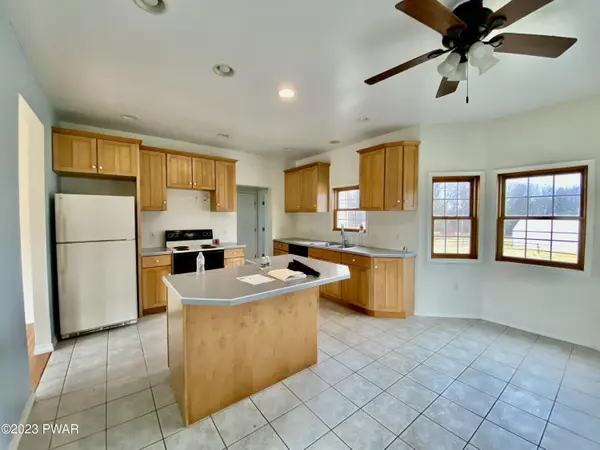 1723 Archbald Mt RD, Jefferson Township, PA 18436