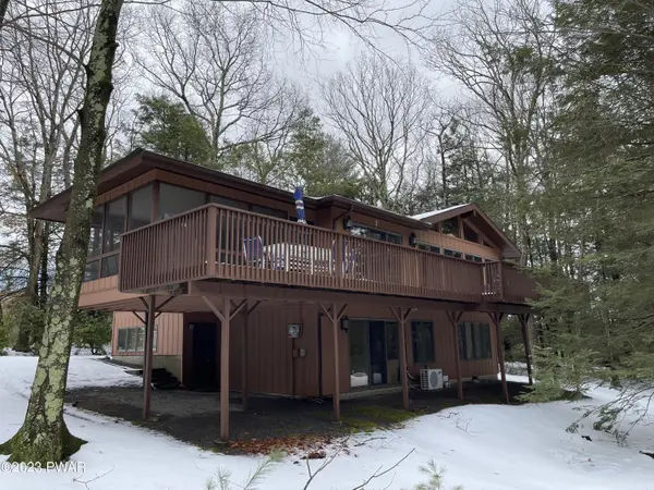 502 Canoebrook DR, Lords Valley, PA 18428