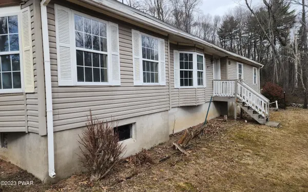 109 Woodland DR, Dingmans Ferry, PA 18328