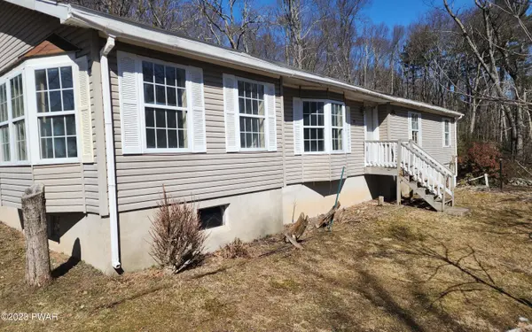 109 Woodland DR, Dingmans Ferry, PA 18328