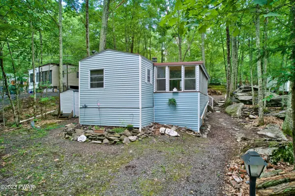 128 Pheasant LN, Shohola, PA 18458
