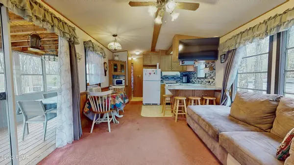 128 Pheasant LN, Shohola, PA 18458