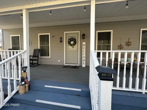 107 Crystal AVE, Hawley, PA 18428