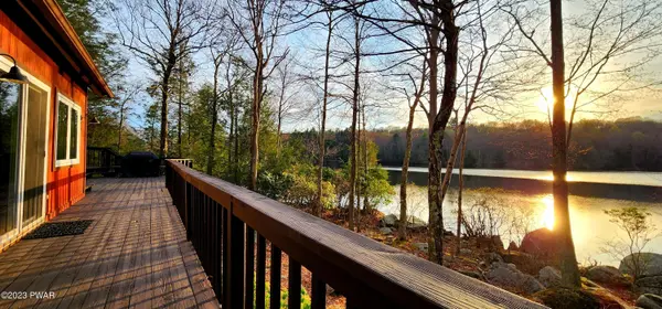 41 N Gate RD, Lake Ariel, PA 18436