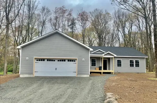 115 Yellow Wood DR, Milford, PA 18337
