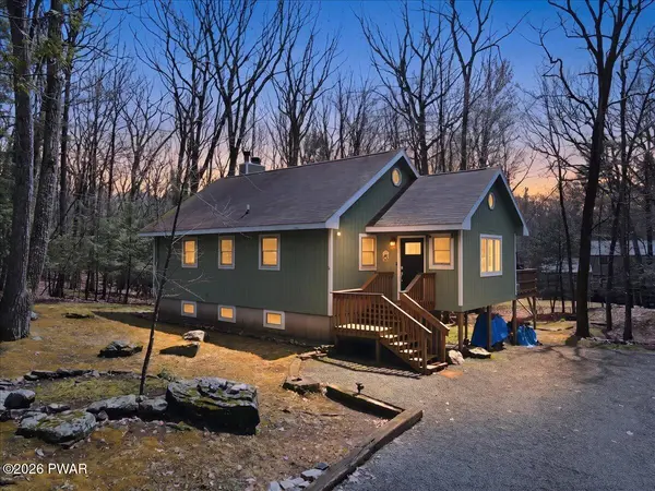 212 Bluebird CT, Lakeville, PA 18438