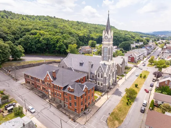 124 E Abbott ST, Jim Thorpe, PA 18232