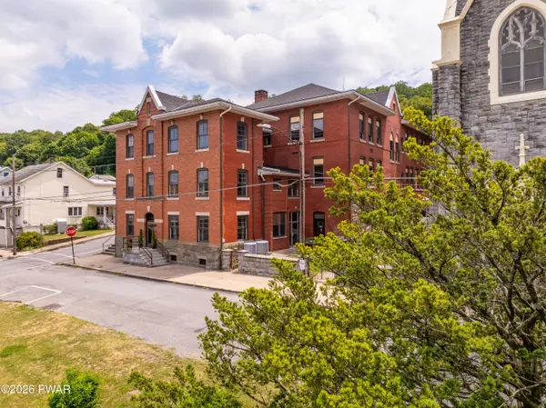 124 E Abbott ST, Afton, PA 18232