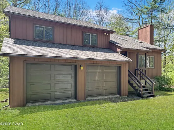 116 Beach LN, Dingmans Ferry, PA 18328