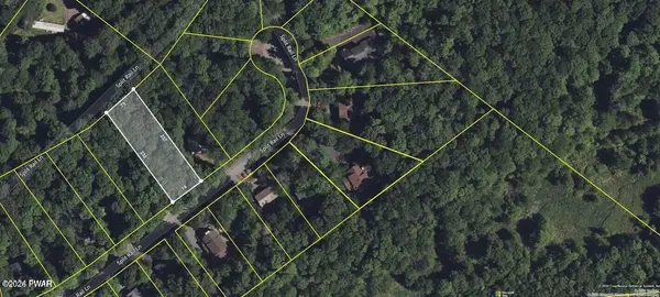 79 Split Rail LN, Lake Ariel, PA 18436