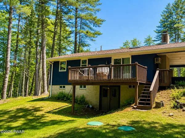 105 Cottage RD, Tafton, PA 18464