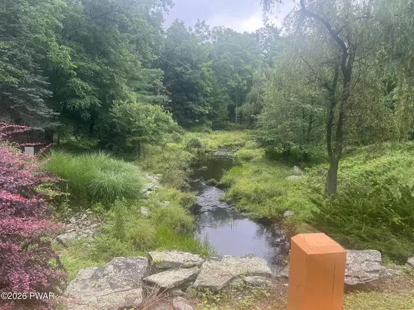 135 Hebula RD, Milford, PA 18337