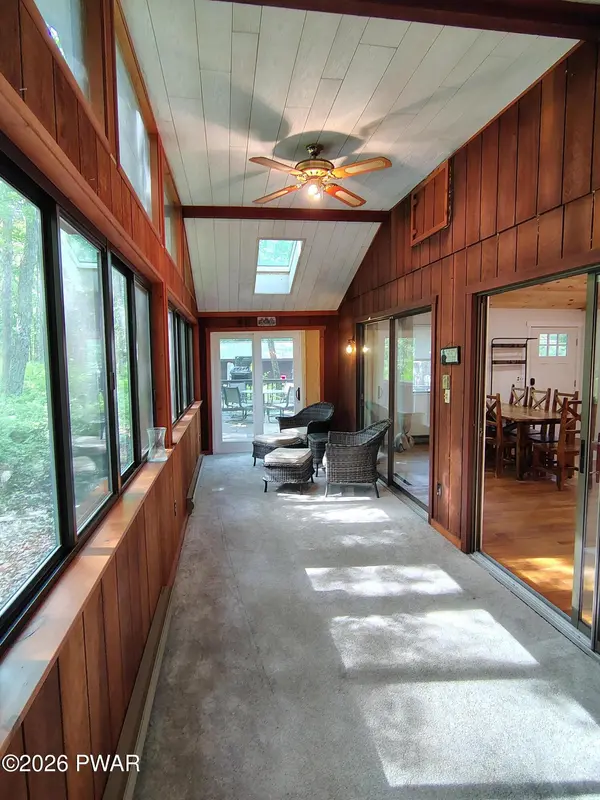 113 Portage LN, Lords Valley, PA 18428