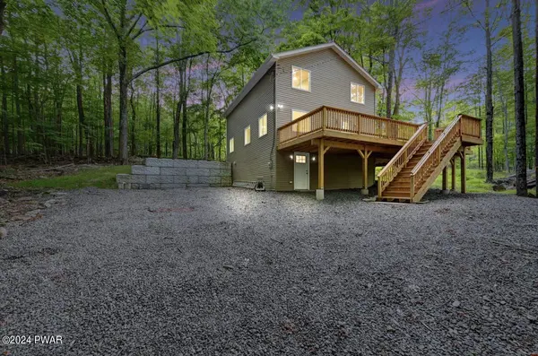 117 Sheridan RD, Hawley, PA 18428