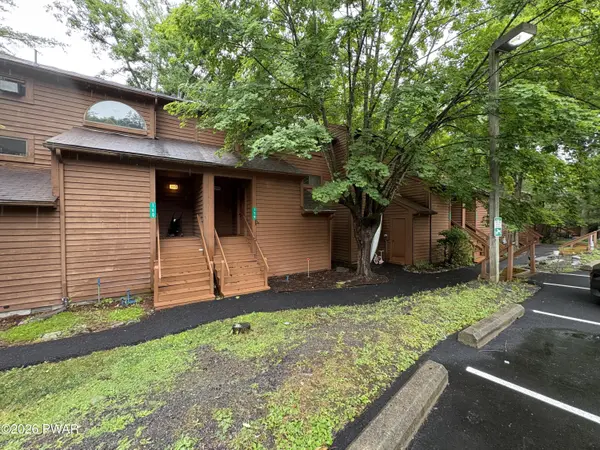 159 Stream CT, Bushkill, PA 18324