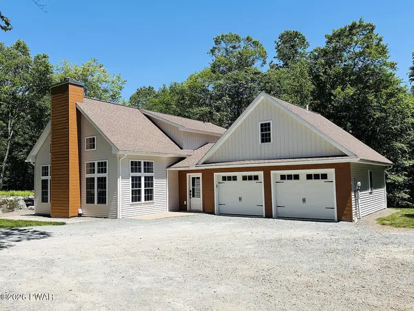 35 Highridge RD, Equinunk, PA 18417