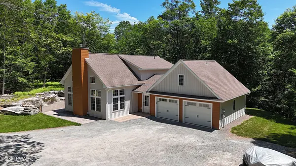 35 Highridge RD, Equinunk, PA 18417