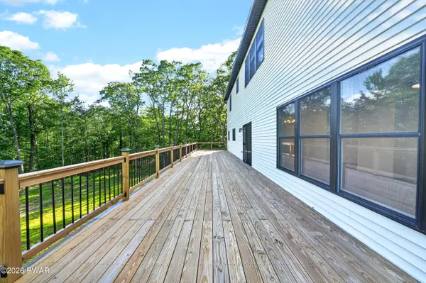 99 Woodland Drive, Jefferson Township, PA 18436