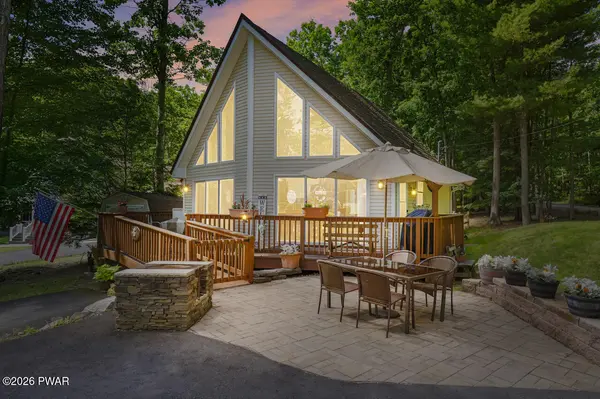 6 Lakeside DR, Lakeville, PA 18438