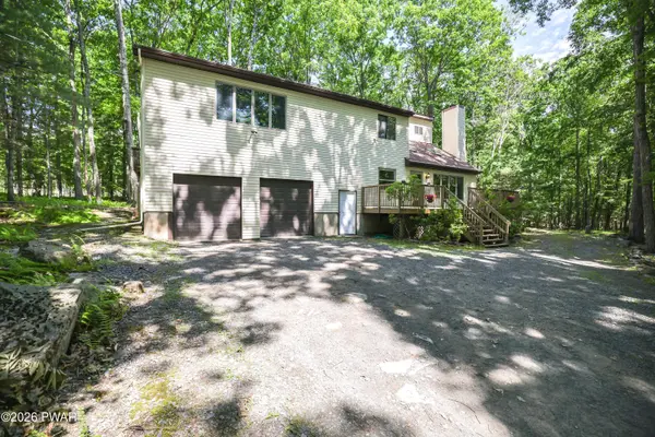 339 Tinkwig DR, Hawley, PA 18428