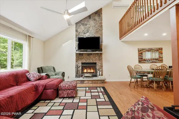 154 Forest Ridge DR, Hawley, PA 18428