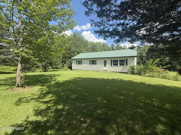 22 Old State RD, Lakewood, PA 18439