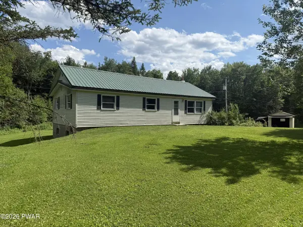 22 Old State RD, Lakewood, PA 18439