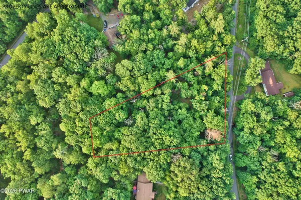 247 Water Forest DR, Dingmans Ferry, PA 18328