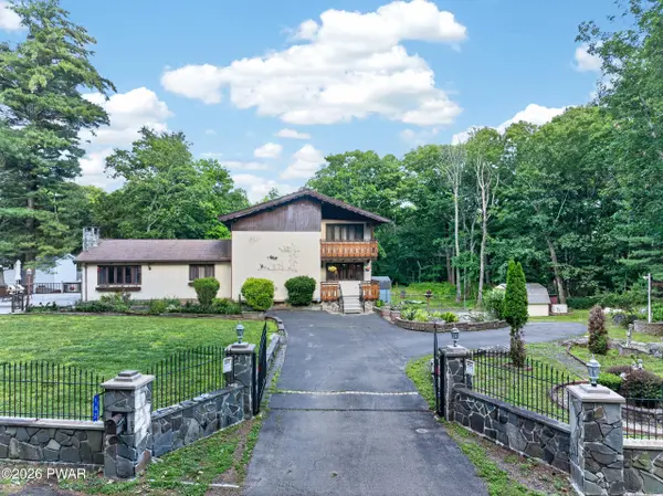 162 Doolan RD, Dingmans Ferry, PA 18328