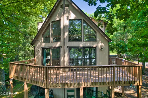 125 Wild Acres DR, Dingmans Ferry, PA 18328