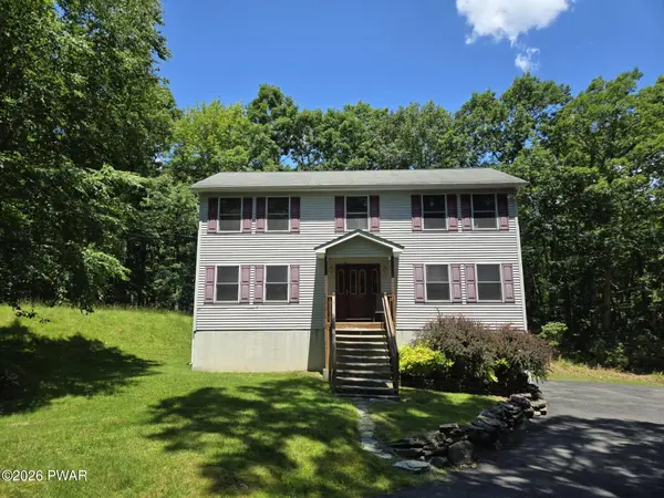 102 Bobwood LN, Milford, PA 18337