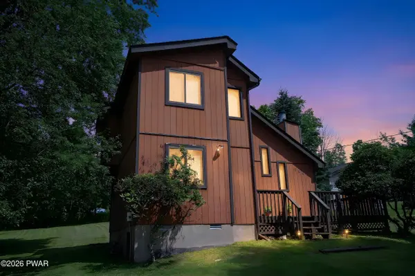 42 Glenwood LN, Lake Ariel, PA 18436