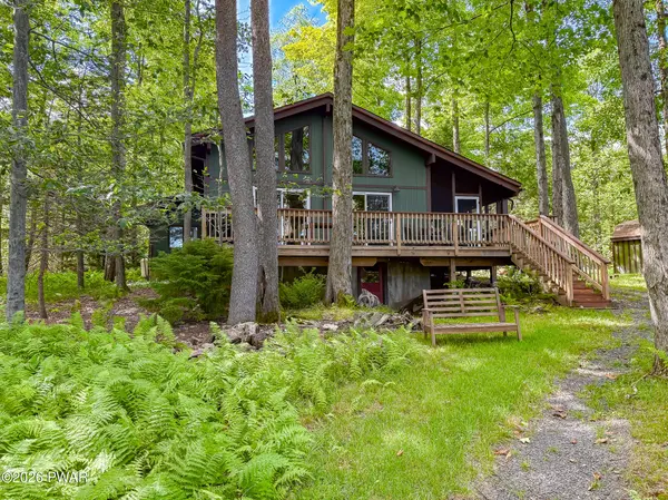 164 Lake In The Clouds RD, Canadensis, PA 18325